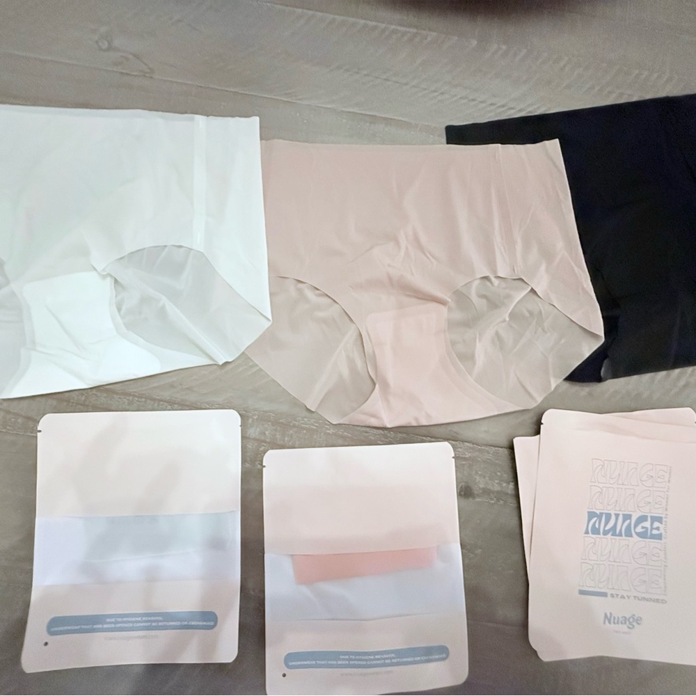 Nuage Seamless Underwear 5 pack- Off White, Nude, Black, Blush, Light Green